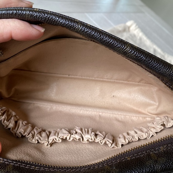 Louis Vuitton vintage Monogram Trousse Toilette 23, wristlet and dust cover - Picture 7 of 15